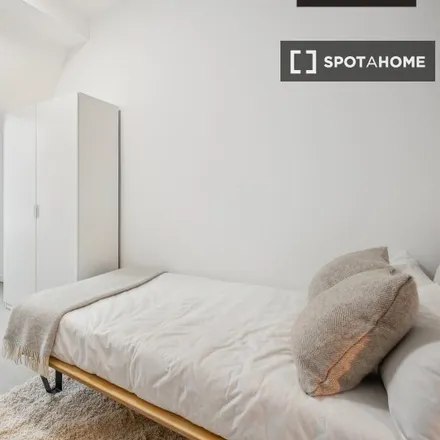 Rent this 3 bed room on Beusselstraße 46 in 10553 Berlin, Germany