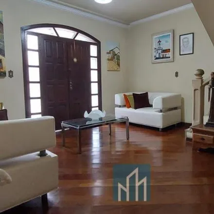 Buy this 4 bed house on Rua Tiradentes in Itaí, Divinópolis - MG