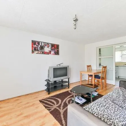 Buy this 1 bed apartment on Cobden Road in London, SE25 5NY