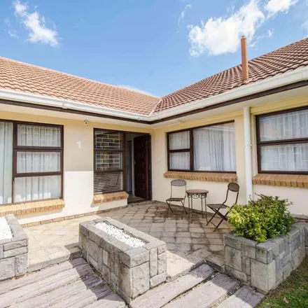 Image 8 - Traminer Street, Die Wingerd, Somerset West, 7130, South Africa - Apartment for rent