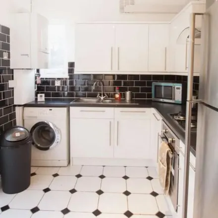 Image 3 - Larch Road, London, NW2 6SE, United Kingdom - Apartment for rent
