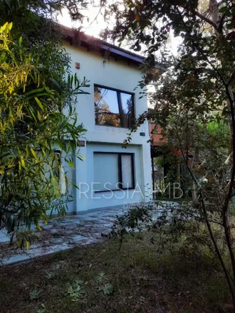 Buy this 4 bed house on Manuel Guerrero in Partido de Villa Gesell, Mar de las Pampas