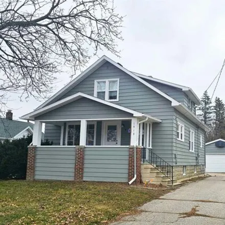Buy this 4 bed house on 1971 Michigan Avenue in Bay City, MI 48708