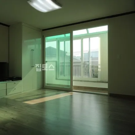 Rent this 1 bed apartment on 서울특별시 강남구 역삼동 685-10