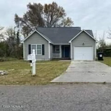 Rent this 3 bed house on 438 7th Street in Maysville, Jones County