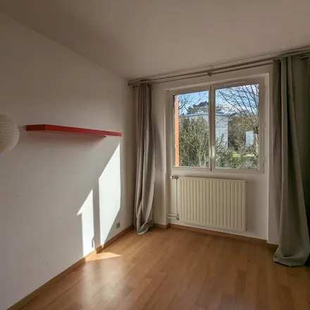 Rent this 4 bed apartment on 6 ter Avenue Le Corbeiller in 92190 Meudon, France