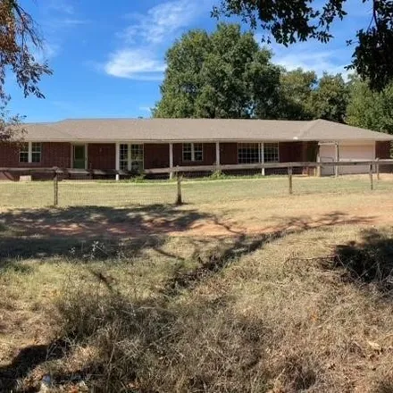 Buy this 5 bed house on 35647 E1240 Road in Pottawatomie County, OK 74873