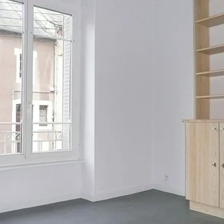 Image 5 - 3 Rue Béteille, 12000 Rodez, France - Apartment for rent
