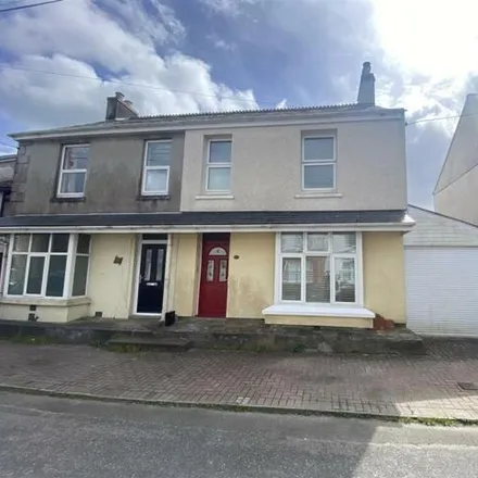 Buy this 4 bed duplex on New Street in Bugle, PL26 8PG