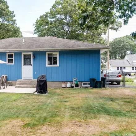 Rent this 3 bed house on 35 Auborn Avenue in Brookhaven, Shirley