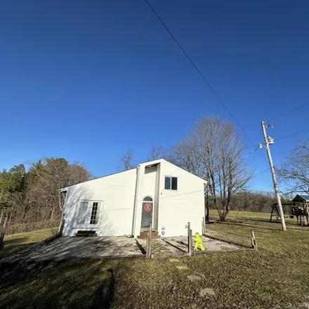 Buy this 4 bed house on Silver Dollar Lake Road in Jackson County, KY 40402