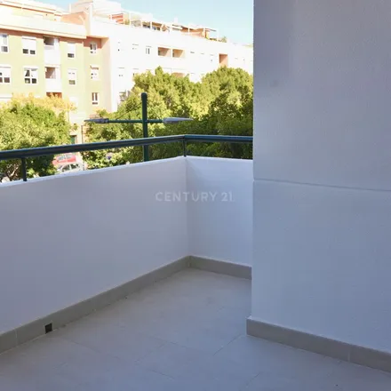 Rent this 3 bed apartment on Hospital Veterinario SOS Animal in Calle Spengler, 29010 Málaga