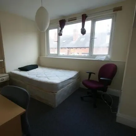 Image 5 - Spring Grove Walk, Leeds, LS6 1RR, United Kingdom - Room for rent