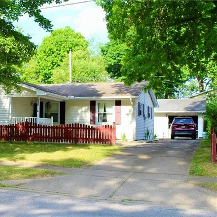 Buy this 3 bed house on 2391 Issaquah Street in Cuyahoga Falls, OH 44221