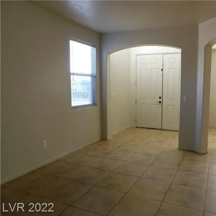 Image 2 - 9653 Rolling Thunder Avenue, Spring Valley, NV 89148, USA - House for rent