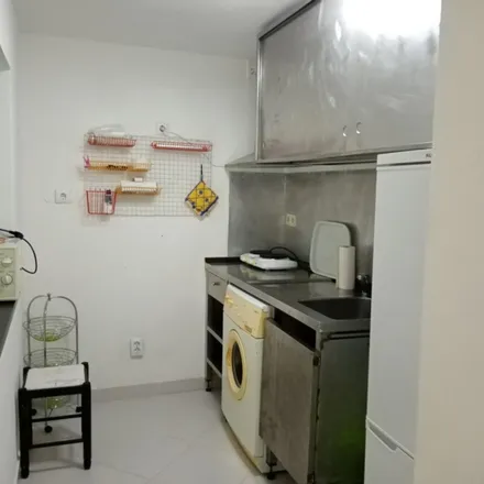 Image 4 - Rua da Costa, 2825-450 Costa da Caparica, Portugal - Apartment for rent