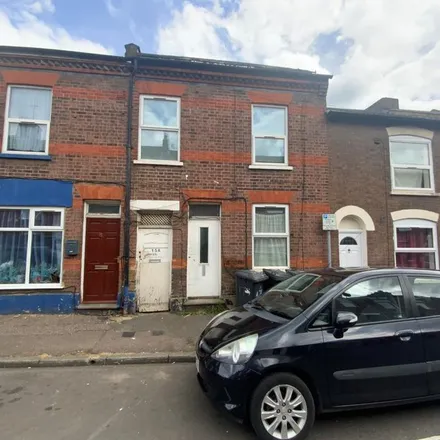 Rent this 1 bed townhouse on Stanley Street in Luton, LU1 5FY
