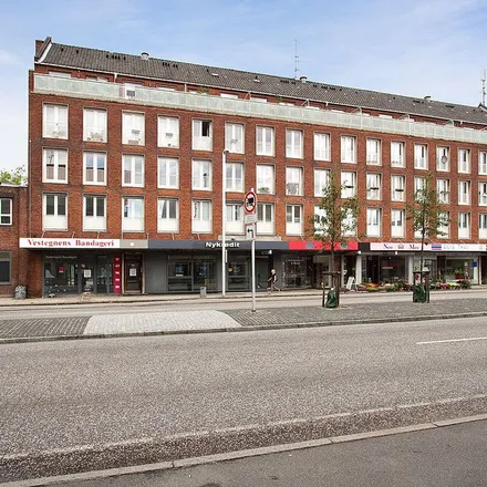 Rent this 4 bed apartment on Kokkens Vinhus in Hovedvejen, 2600 Glostrup