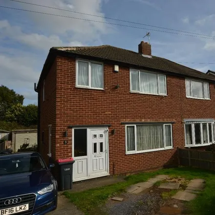 Rent this 3 bed duplex on Yew Tree Avenue in North Anston, S25 4EW