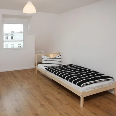 Rent this 5 bed room on Augen-Optik in Rheinstraße, 12159 Berlin