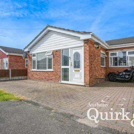 Buy this 2 bed house on Dovercliff Road in Leigh Beck, SS8 7PE
