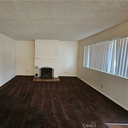 Image 4 - 511 West 34th Street, Arrowhead, San Bernardino, CA 92405, USA - Apartment for rent