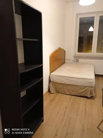 Rent this 4 bed room on Solec 30A in 00-403 Warsaw, Poland