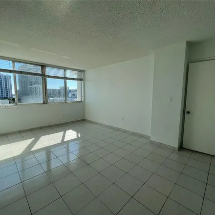 Image 5 - Bayview Condominium, 1345 Lincoln Road, Miami Beach, FL 33139, USA - Apartment for rent