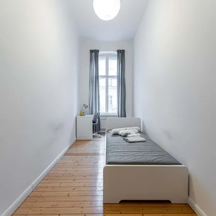 Rent this 3 bed room on Immanuelkirchstraße 16 in 10405 Berlin, Germany