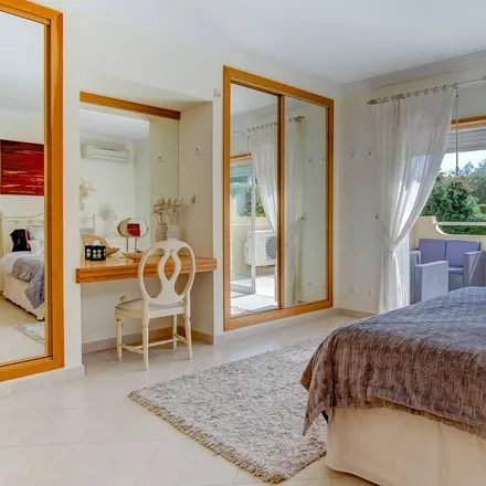 Rent this 4 bed house on Avenida de Portugal in 8500-291 Alvor, Portugal