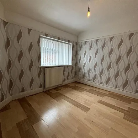 Image 2 - B4514, Fox Hollies, B27 7NA, United Kingdom - Apartment for rent
