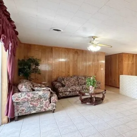 Image 5 - 323 Back Project Road, Schriever, Terrebonne Parish, LA 70395, USA - House for sale