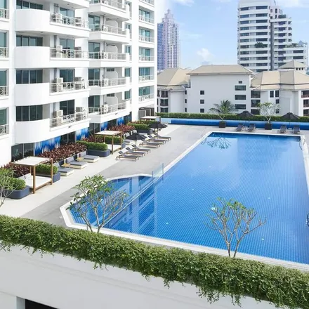 Rent this 3 bed apartment on Bangkok City Hall in Siriphong Road, Phra Nakhon District