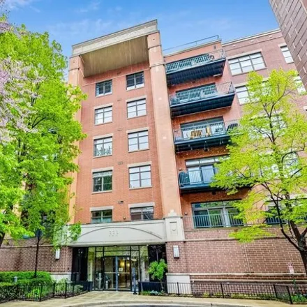 Buy this 2 bed condo on 333 North Jefferson Street in Chicago, IL 60661