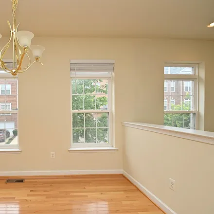 Image 2 - 4304 Talmadge Circle, Suitland, MD 20746, USA - Townhouse for rent