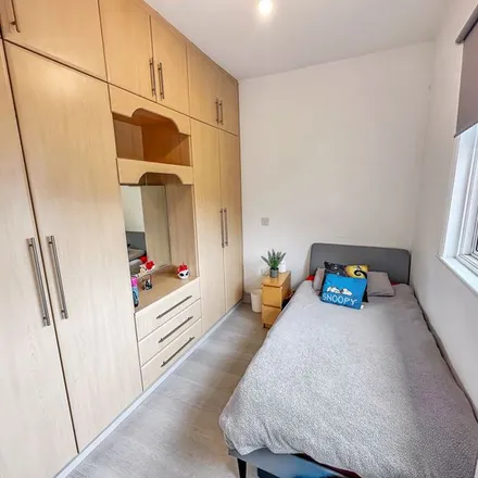 Rent this 1 bed apartment on Balfour Road in London, TW3 1JX