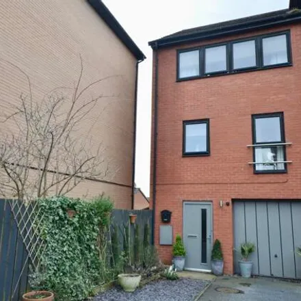 Buy this 5 bed townhouse on Haydock Avenue in Dinnington, S25 3RL