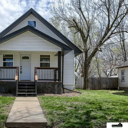 Buy this 4 bed house on 2121 Holdrege Street in Lincoln, NE 68503