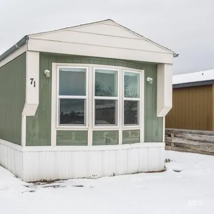 Buy this studio apartment on 10601 North Horseshoe Bend Road in Eagle, ID 83714