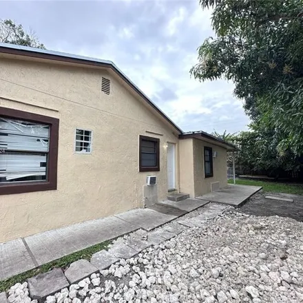 Image 2 - 1376 Northwest 103rd Street, Pinewood, Miami-Dade County, FL 33147, USA - House for rent