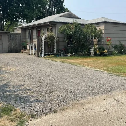 Buy this 3 bed house on 1707 H Street in Springfield, OR 97477