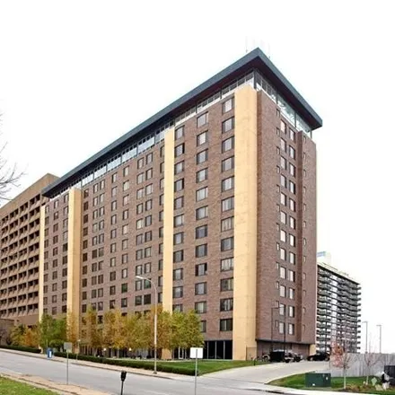 Buy this 1 bed condo on Metropolitan Condominiums in 600 East 8th Street, Downtown Kansas City
