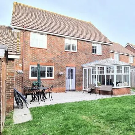 Image 3 - Grayson Close, Lee-on-the-Solent, PO13 8BH, United Kingdom - House for sale