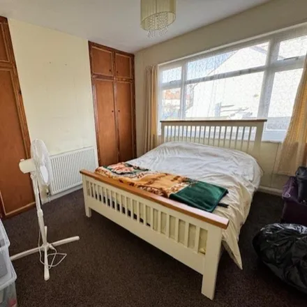 Rent this 1 bed room on Harcourt Road in London, CR7 6BY