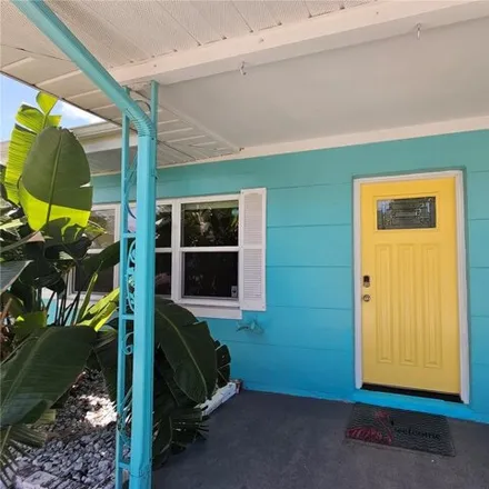 Image 2 - 923 182nd Avenue East, Redington Shores, Pinellas County, FL 33708, USA - House for rent