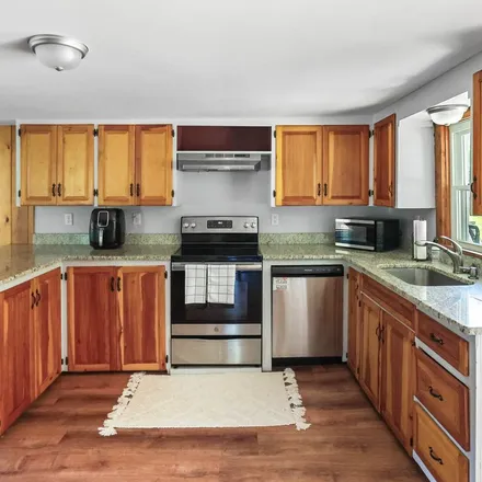 Image 8 - 8 Thompson Avenue, Putnam, Northeastern Connecticut Planning Region, CT 06260, USA - Apartment for rent