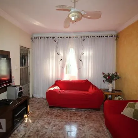 Buy this 3 bed house on Rua José Salustiano Santana in Mauá, São Caetano do Sul - SP