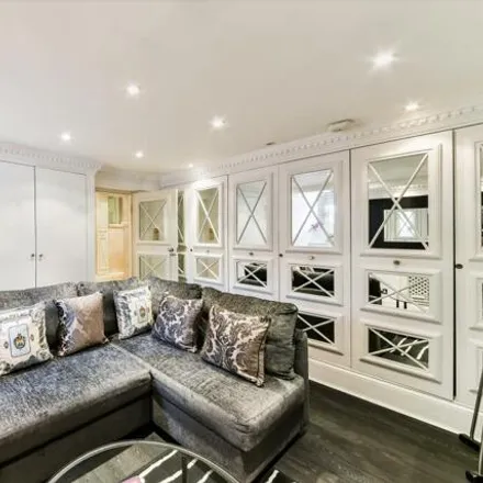 Rent this studio apartment on Old Frognal Court in Frognal Lane, London