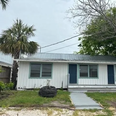 Image 1 - 62 Izlar Avenue, Tybee Island, Chatham County, GA 31328, USA - House for sale