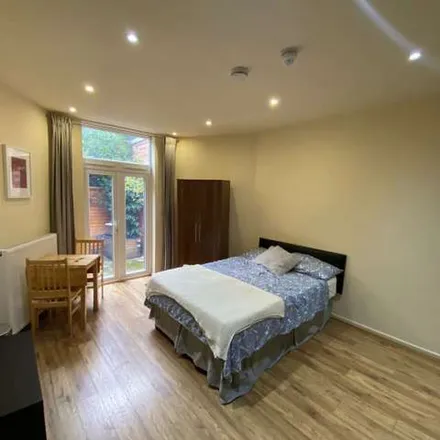 Image 5 - 67 Dartmouth Road, London, NW2 4RT, United Kingdom - Apartment for rent